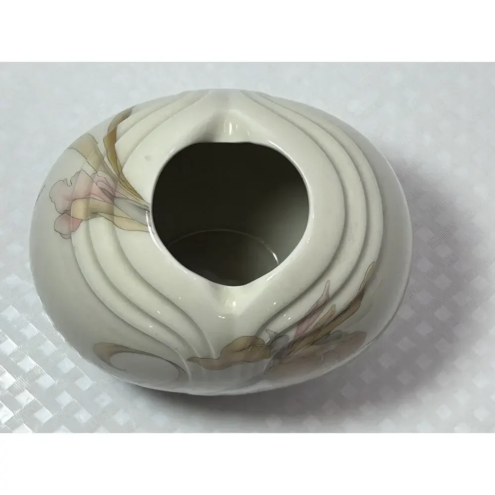 Art Deco Bud Vase 5” TOYO French‎ Orchid Floral Design Vintage 1980s